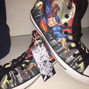 NIB Superman Converse